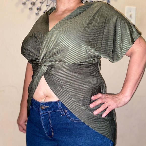 OLIVE PLUS SIZE TOP - Picture 4 of 5